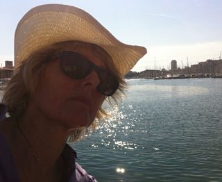 Brigitte Kernel livre une autopsie du monde clos des salles de divan