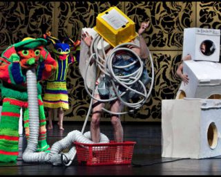 cette porte est trop petite